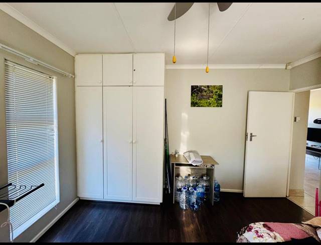2 BEDROOM PROPERTY TO RENT IN KINGSWOOD